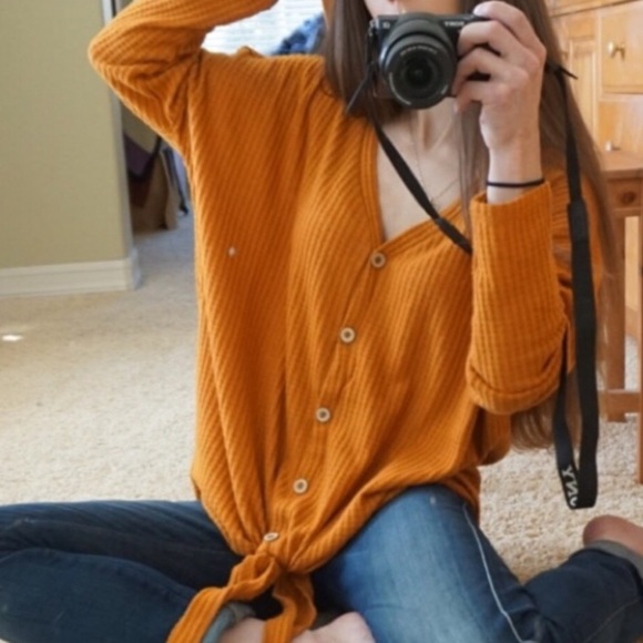 KAYLEE Tie Front Top - Picture 5 of 6